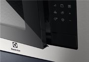 Встраиваемая микроволновая печь Electrolux EMS4253TEX фото 3 в Новосибирске
