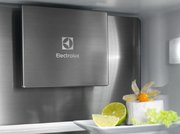 Встраиваемый холодильник Electrolux ENC8MC19S фото 3 в Новосибирске