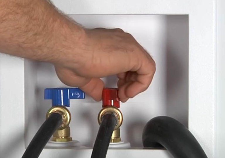 Стиральная машина плохо набирает воду Стиральная машина плохо набирает воду