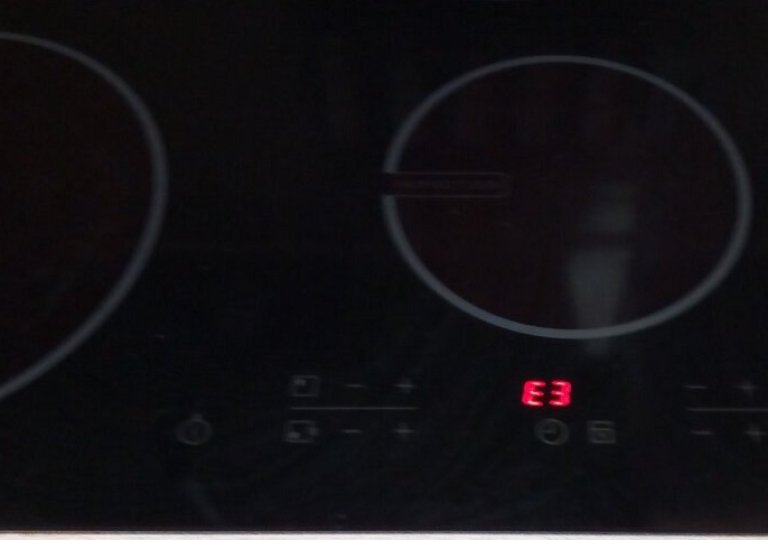 Ошибка E3 и E4: проблемы с напряжением Ошибка E3 и E4: проблемы с напряжением