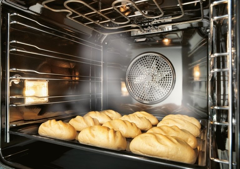 Особенности духовых шкафов с паром Особенности духовых шкафов с паром