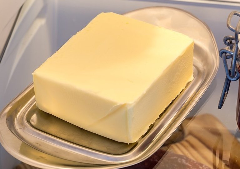 Можно ли, как и сколько хранить сливочное масло в холодильнике Можно ли, как и сколько хранить сливочное масло в холодильнике