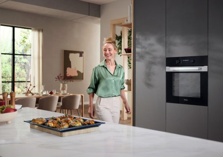 Обзор духового шкафа Miele H 7890 BP EDST/CLST Обзор духового шкафа Miele H 7890 BP EDST/CLST