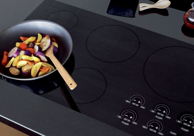 Инверторная варочная панель: что это и чем она лучше обычных Инверторная варочная панель: что это и чем она лучше обычных