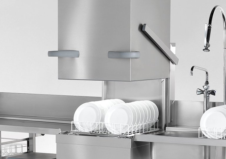 Купольная посудомоечная машина: плюсы и минусы Купольная посудомоечная машина: плюсы и минусы