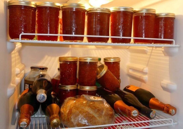 Можно ли, как и сколько хранить икру в холодильнике? Можно ли, как и сколько хранить икру в холодильнике?