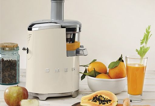 Обзор шнековых соковыжималок Smeg Обзор шнековых соковыжималок Smeg