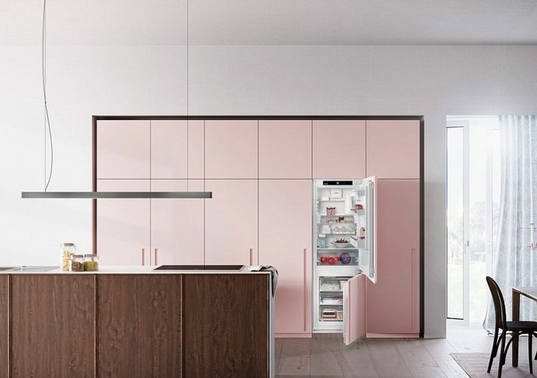 Обзор встраиваемого холодильника Liebherr ICNe 5133 Plus Обзор встраиваемого холодильника Liebherr ICNe 5133 Plus