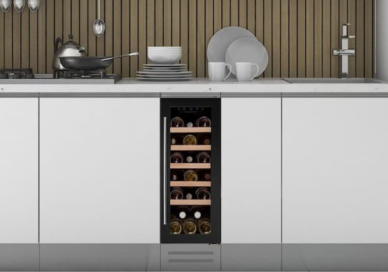 Лучшие по цене и качеству винные шкафы 2025 года