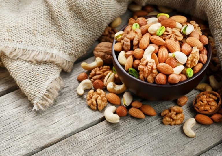 Можно ли, как и сколько хранить миндаль в холодильнике? Можно ли, как и сколько хранить миндаль в холодильнике?